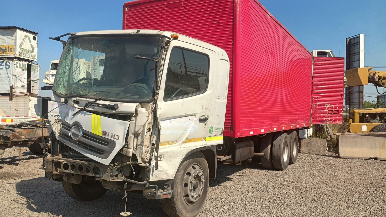  Hino 500 , FC 1118 2006    EN DESARME